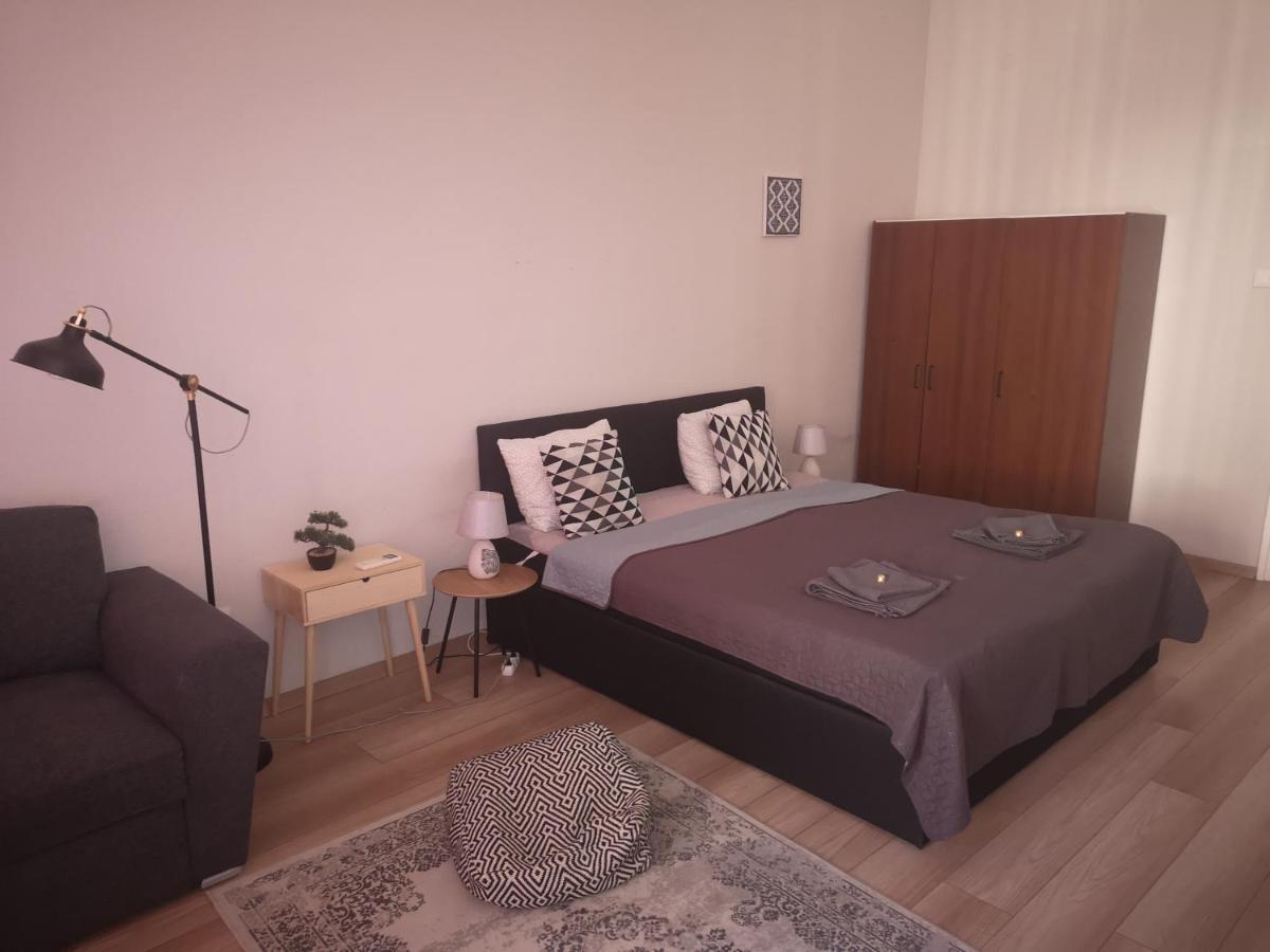Palace - Belvarosi Apartman Eger Eksteriør bilde