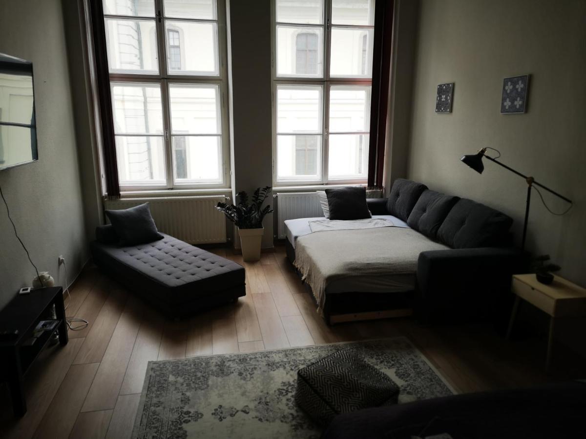 Palace - Belvarosi Apartman Eger Eksteriør bilde
