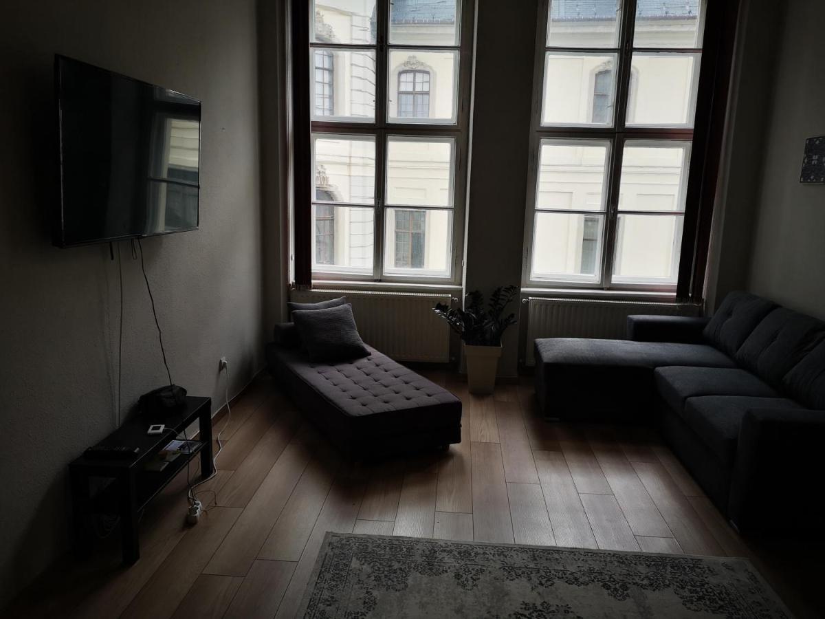 Palace - Belvarosi Apartman Eger Eksteriør bilde