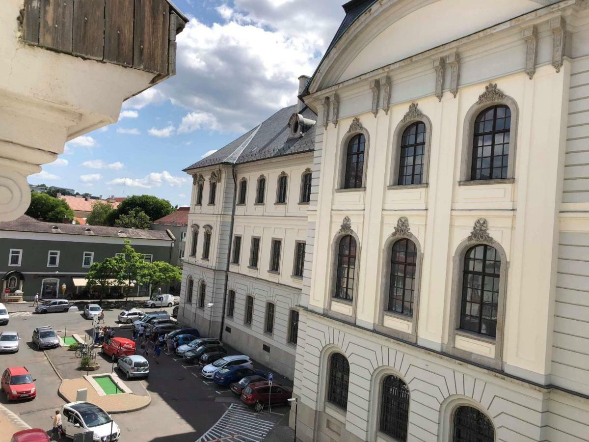 Palace - Belvarosi Apartman Eger Eksteriør bilde
